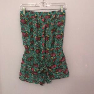 Flower patterned romper